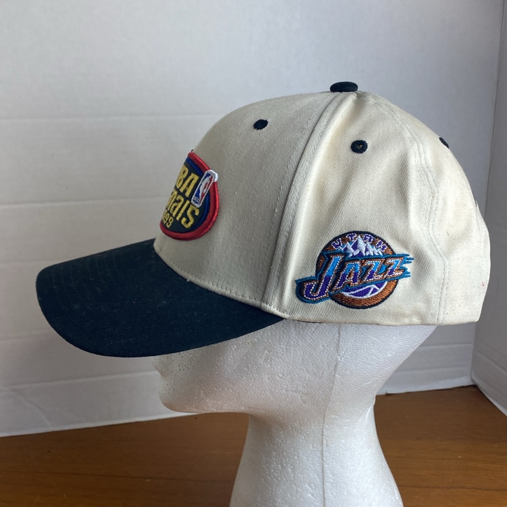 1998 NBA Finals Hat Mitchell and Ness Chicago Bulls vs Utah Jazz - Picture 3 of 7